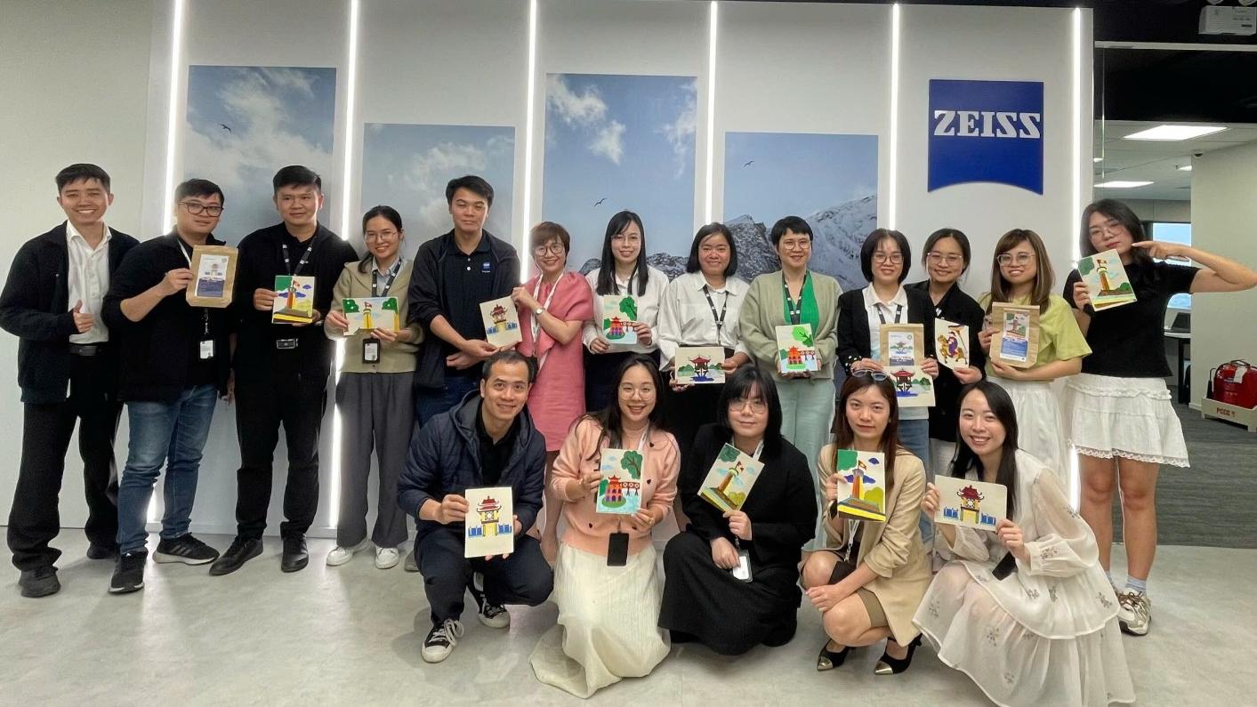 Employees of ZEISS Vietnam on Earth Day 2025 in Hanoi