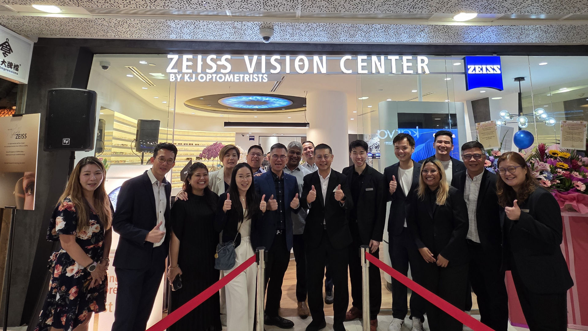 Official opening of Singapore’s first ZEISS VISION CENTER with KJ ...