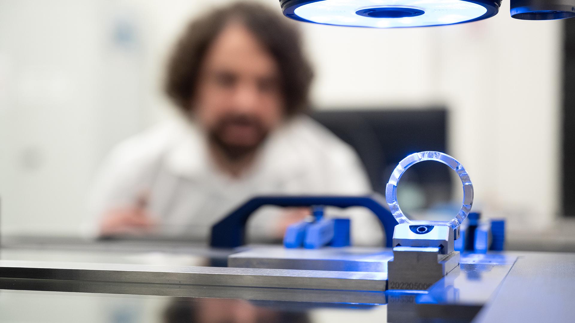 ZEISS O-INSPECT  | Self-locking locknut for a helicopter transmission
