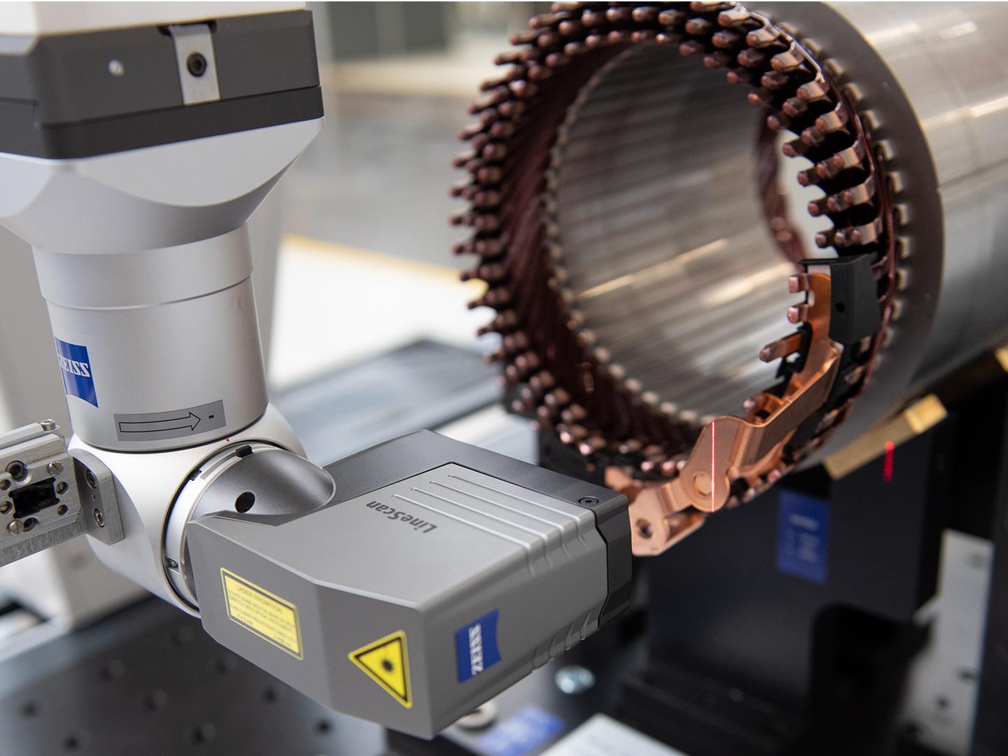 ZEISS LineScan digitises the entire winding head for comparison of the point cloud with the CAD model.