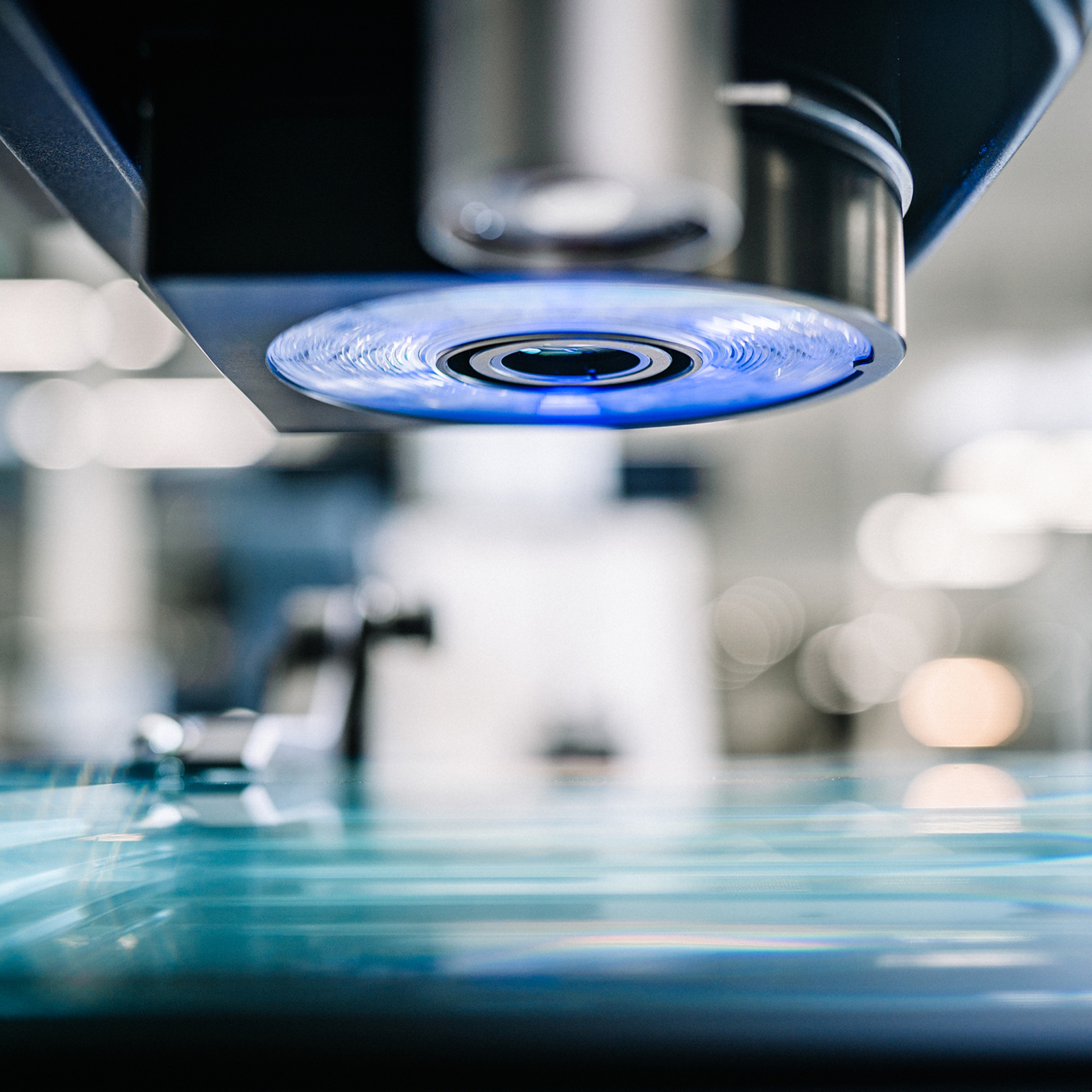 Calibration of CMMs with optical sensors (2D)
