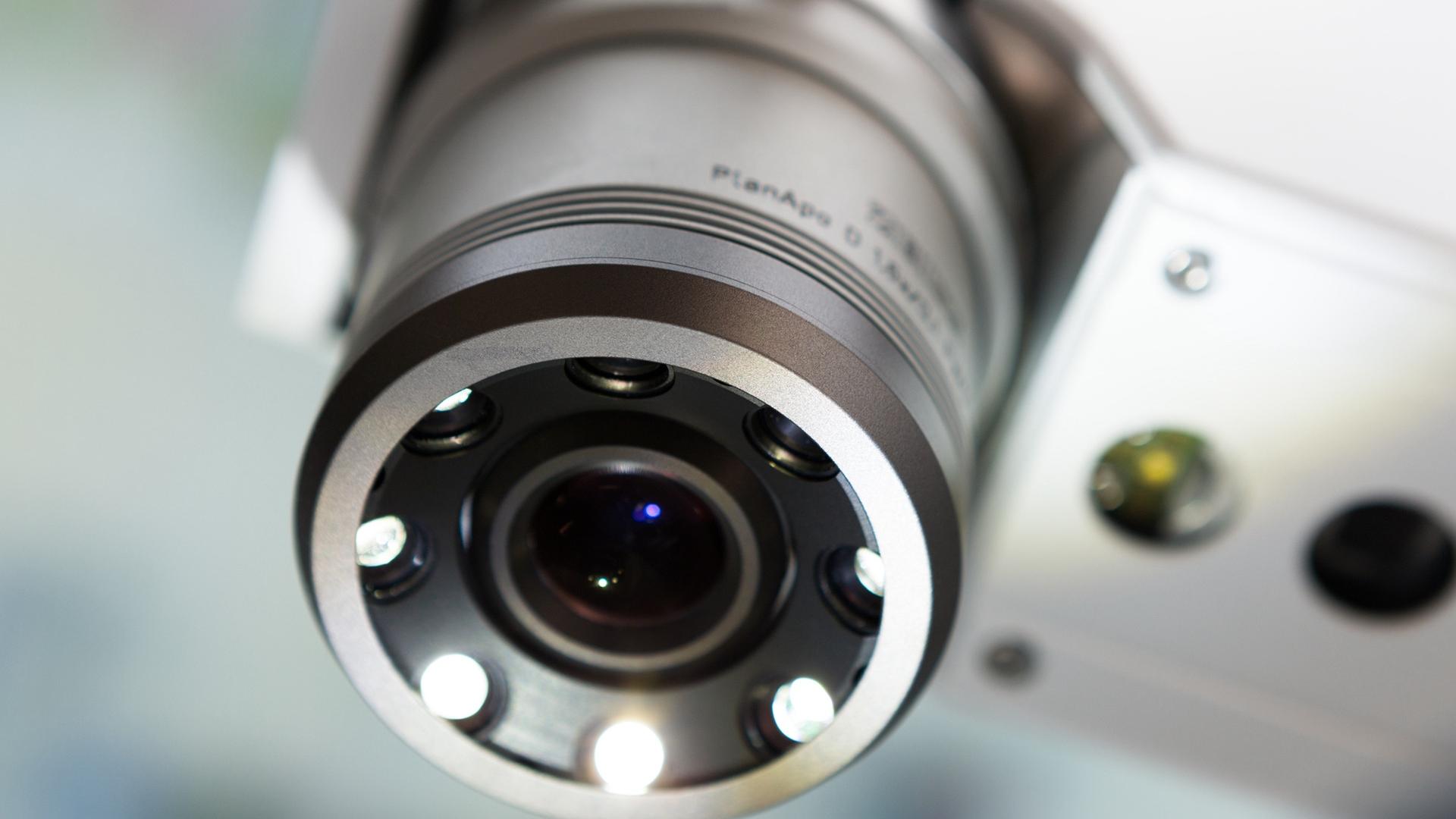 Industrial analyses with microscopes