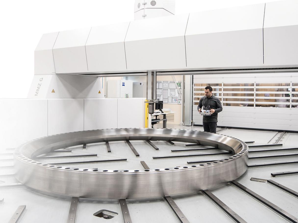 Large coordinate measuring machines