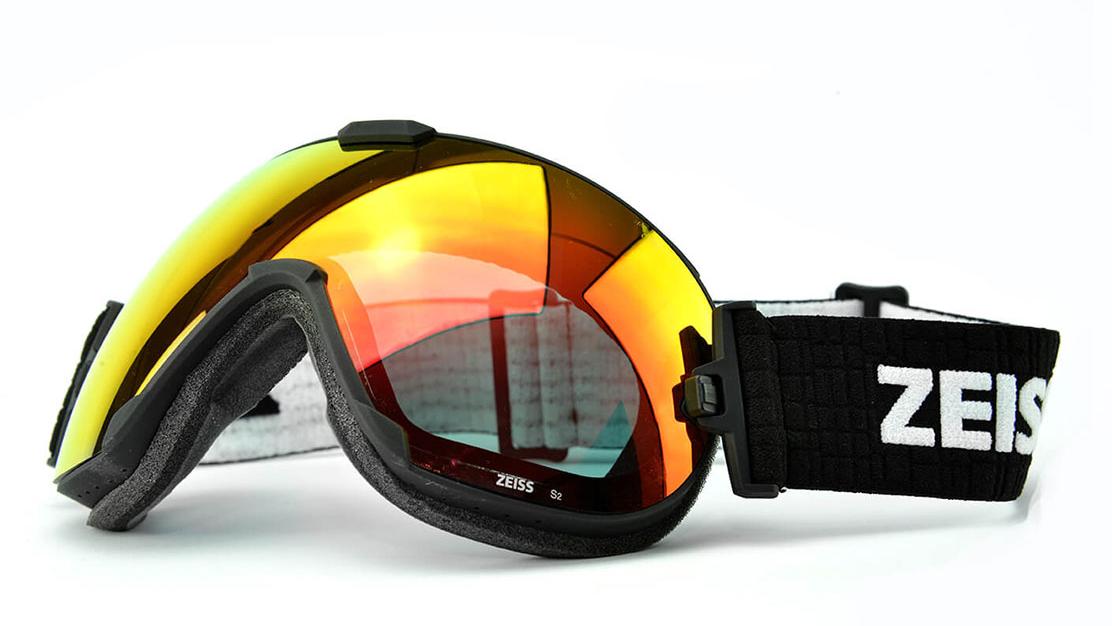 Ski goggles with ZEISS lenses: Safety first