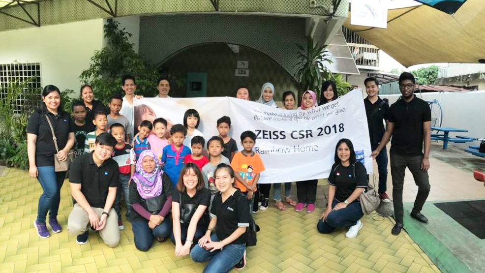 Team of ZEISS Volunteers Visits Orphanage to Help Children in Malaysia